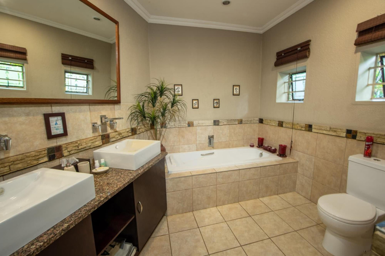 Bathroom 4, Safari Bed & Breakfast, Ehlanzeni