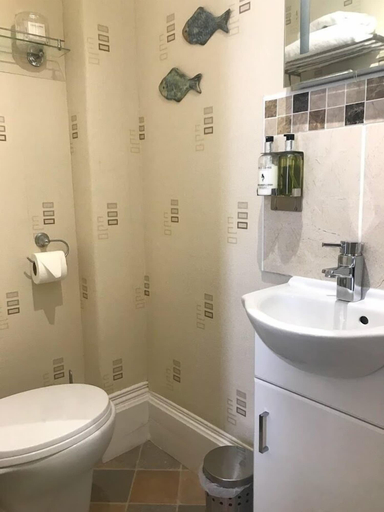 Bathroom 4, The Collingdale Guest House, Devon