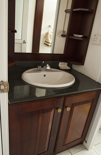 Bathroom 3, The Impala Mauritius Holiday Rentals