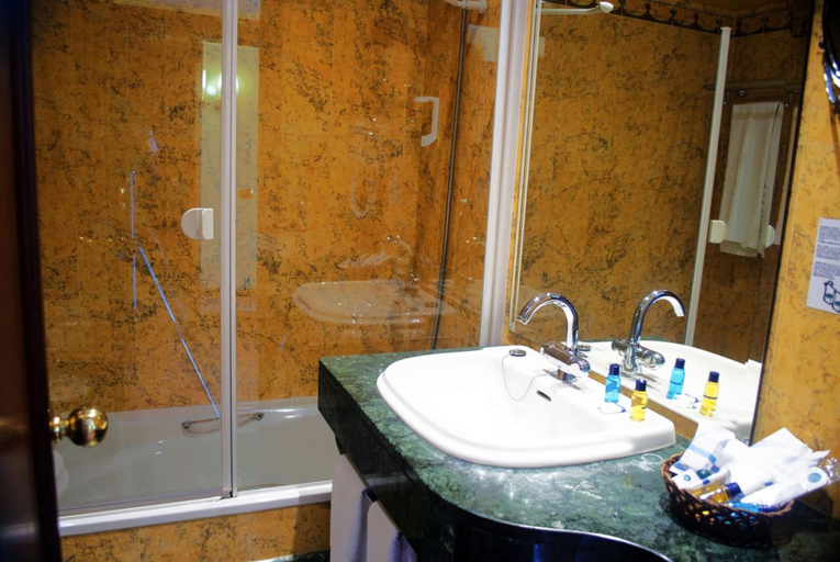 Bathroom 5, Hotel Puerto de las Nieves, Las Palmas