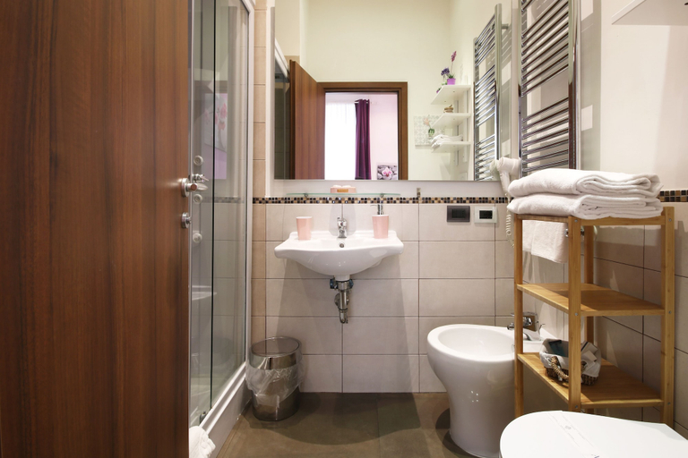 Bathroom 4, Vatication B&B, Rome