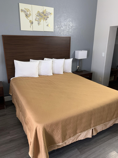 Bedroom 2, Best Way Inn, San Luis Obispo