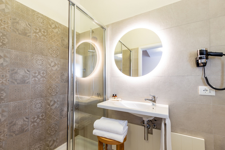 Bathroom 5, Blu Hotel Laconia Village, Olbia-Tempio