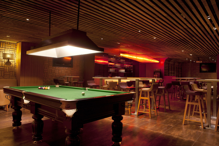 Food & Drinks 5, Lemon Tree Hotel Banjara Hills, Hyderabad