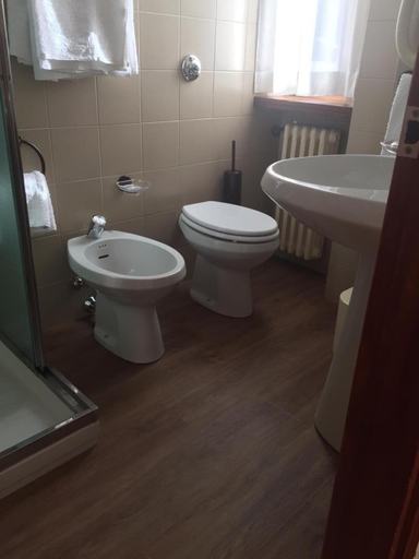 Bathroom 4, Hotel Adamello, Brescia
