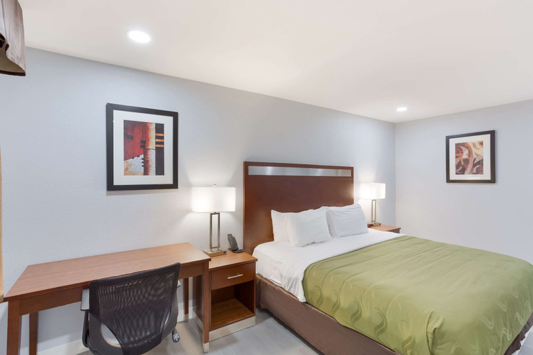 Bedroom 3, Quality Inn Redding near I-5, Shasta