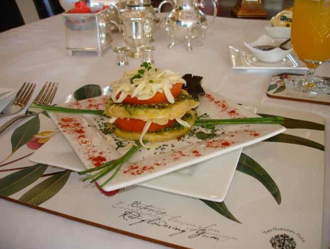 Food & Drinks 5, Kosmos Manor, Bojanala