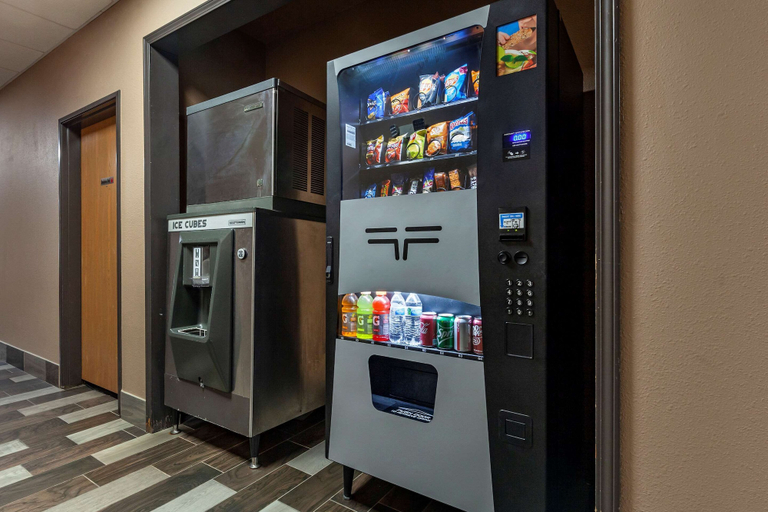 Food & Drinks 5, Quality Inn Redgranite, Waushara