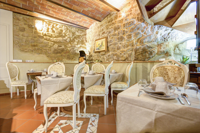 Food & Drinks 5, Hotel Volterra In Superior, Pisa