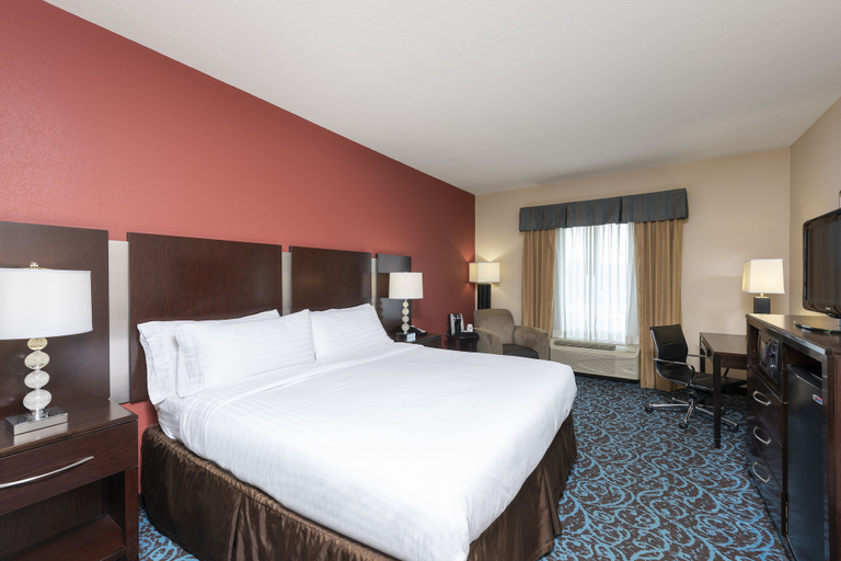 Bedroom 5, Holiday Inn Express & Suites NEW PHILADELPHIA, Tuscarawas