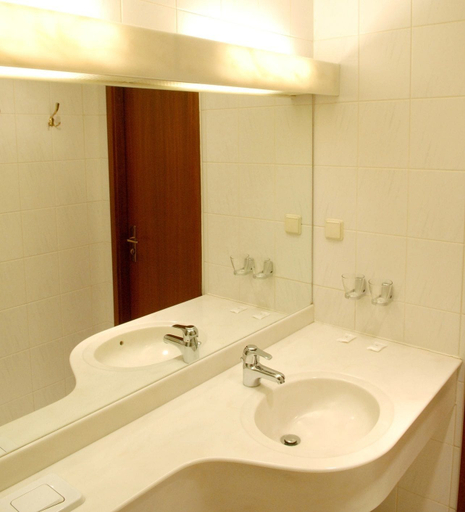 Bathroom 5, Schwarzer Bär, Görlitz