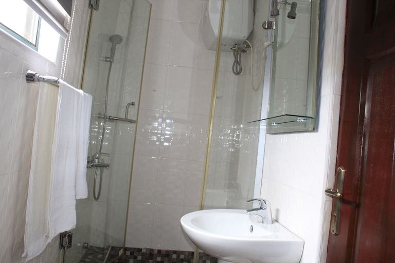 Bathroom, Super City Residence & Apartments, Accra