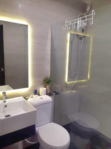 Bathroom 5, Sharon Square, Batam