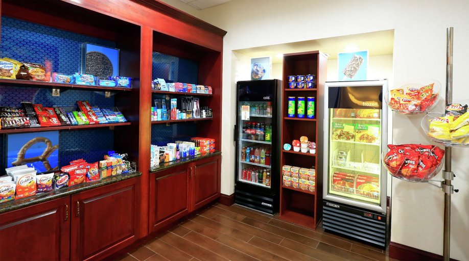 Food & Drinks 5, Hampton Inn & Suites Lamar, Clinton