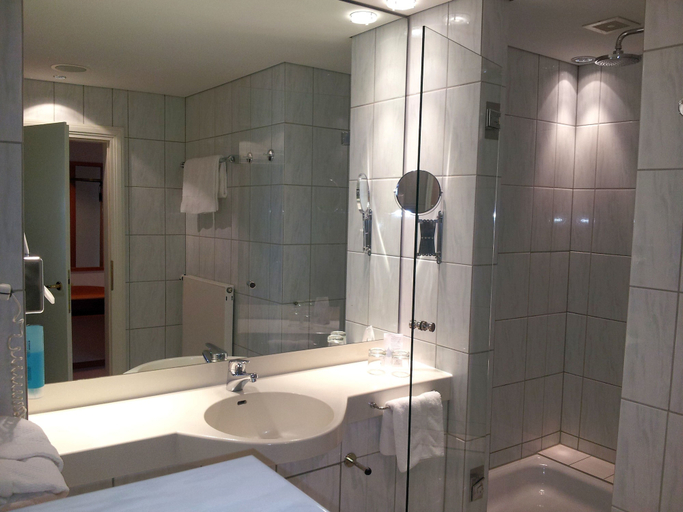 Bathroom 5, Hotel Meerane, Zwickau
