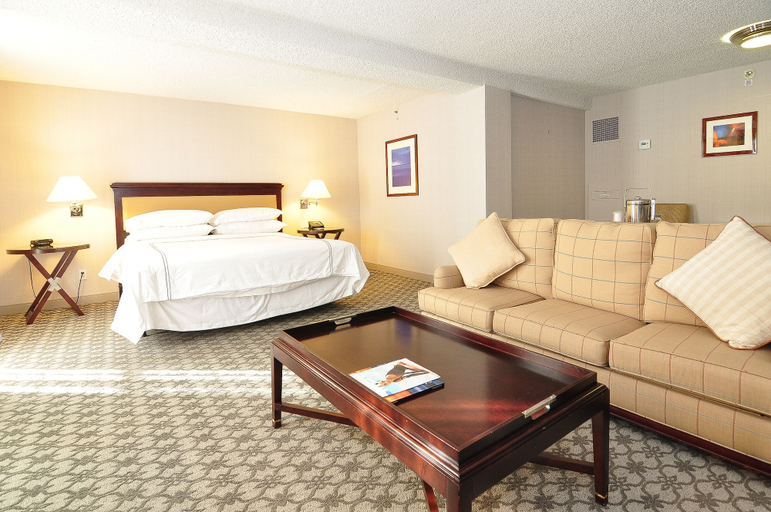 Bedroom 3, Anaheim Majestic Garden Hotel, Orange