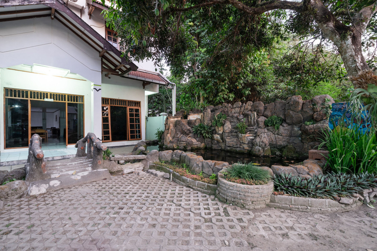 Exterior & Views 2, Hotel O Omah Duwet, Sleman