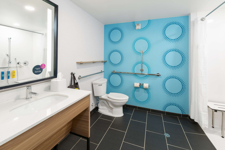 Bathroom 4, TRU BY Hilton Sharonville, Cincinnati