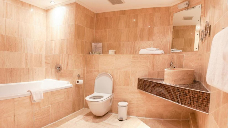 Bathroom 4, The Grand Hotel Swansea, Swansea