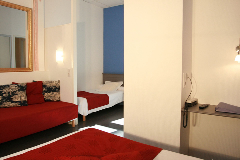Bedroom 3, Hôtel Christian, Hautes-Pyrénées