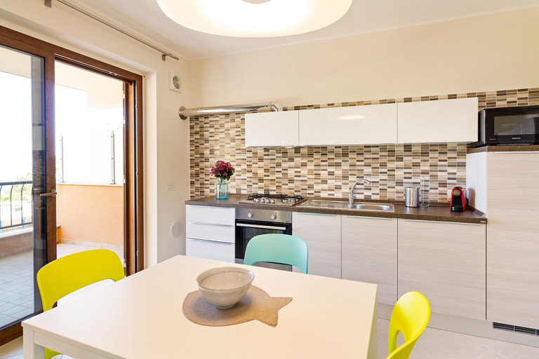 Others 2, Calipso Seaview Flat with Private Parking, Messina