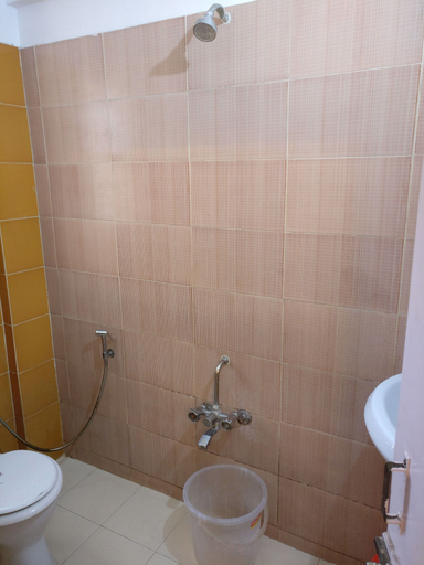 Bathroom 4, HMR Royal Inn, Pune