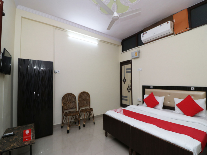 Bedroom 1, OYO 24823 Amrit Guest House, Allahabad