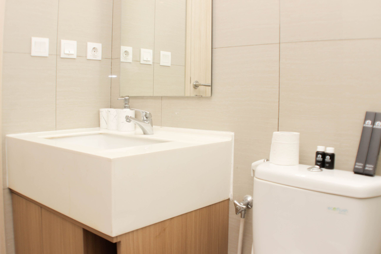 Others 5, Cozy Studio at Orange County Apartment By Travelio, Cikarang
