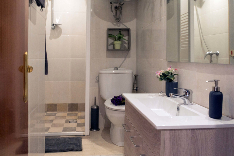 Bathroom 3, Apartamento Els Cards, Barcelona