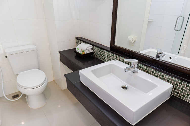 Bathroom 5, City Park Hotel, Muang Nakhon Ratchasima