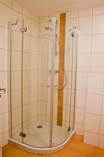 Bathroom 5, Baringer Hof, Neuburg-Schrobenhausen