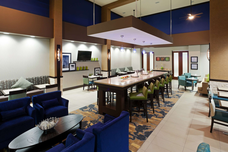 Food & Drinks 4, Hampton Inn & Suites- Denver/Airport-Gateway Park, Denver