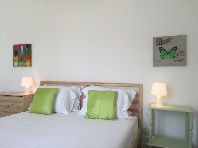 Bedroom 3, Alfama Tailor Made Green House With a View, Lisbon