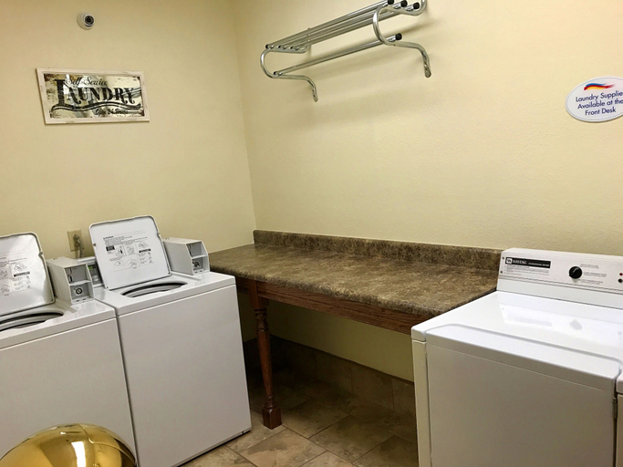 Others 5, Seasons Inn & Suites Highland, Madison