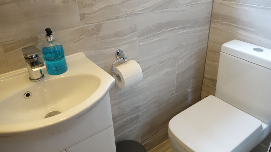 Bathroom 4, The Close Airport, London