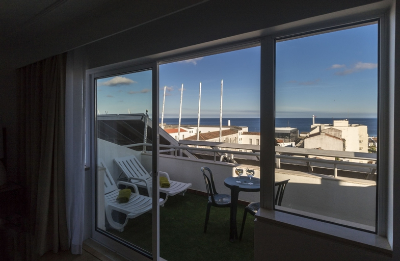 Exterior & Views 15