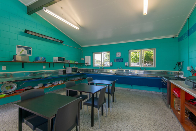 Food & Drinks 5, Cambridge TOP 10 Holiday Park, Waipa