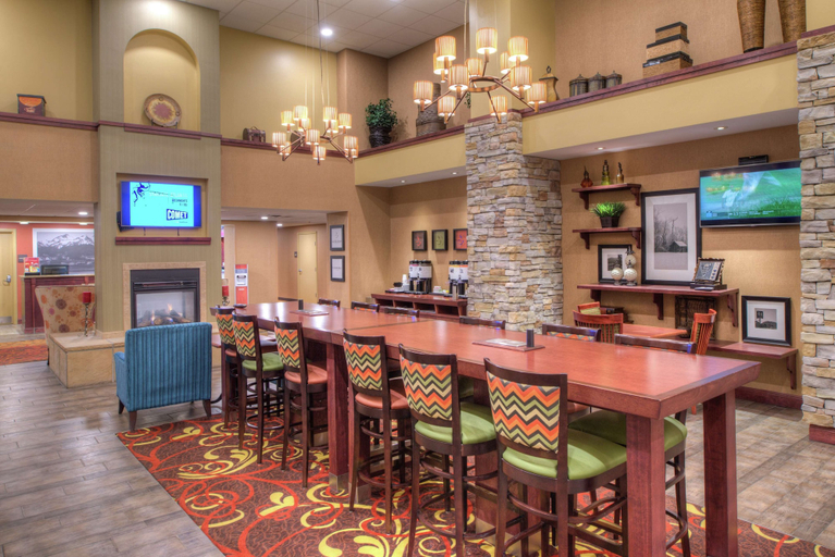 Food & Drinks 5, Hampton Inn & Suites Rifle, Garfield