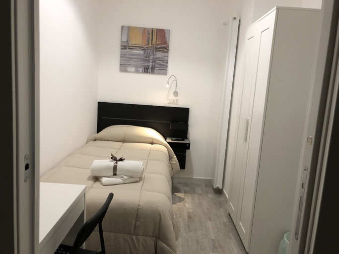 Bedroom 3, La Maison, Bari