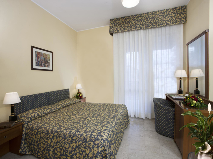 Bedroom 3, Hotel Savoy, Pesaro E Urbino