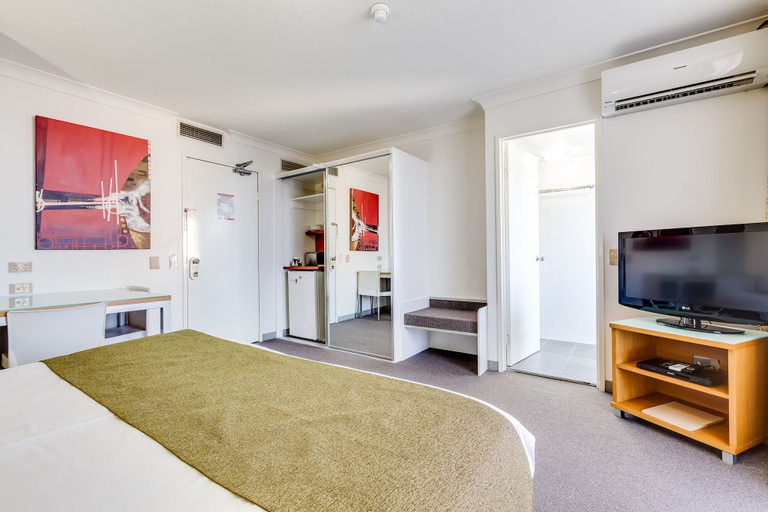 Bedroom 3, Central Hillcrest Apartment Hotel, Brisbane