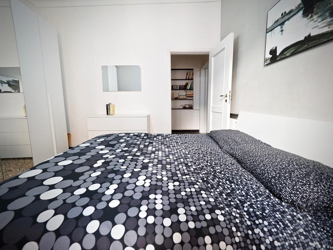 Room 3, Comoda Casa degli Indoratori, Genova