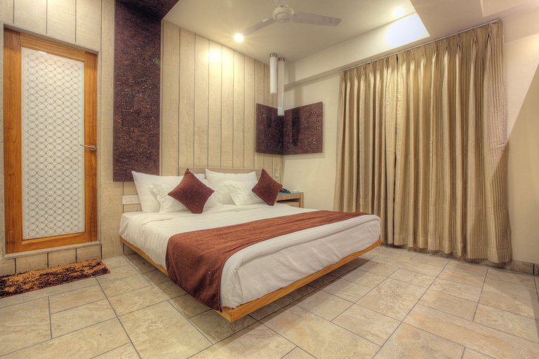 Bedroom 3, Scenaria Hotel, Ahmadabad