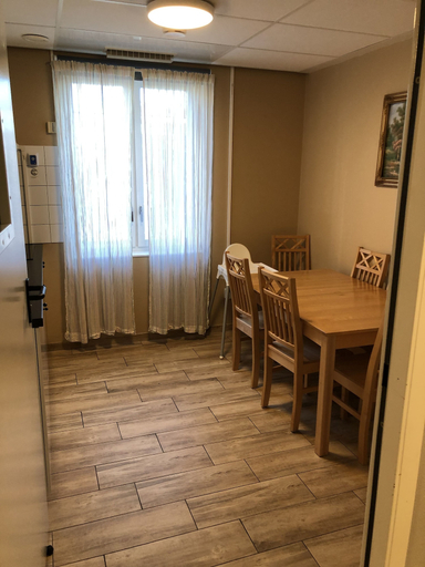 Others 4, Golden Hostel, Järfälla