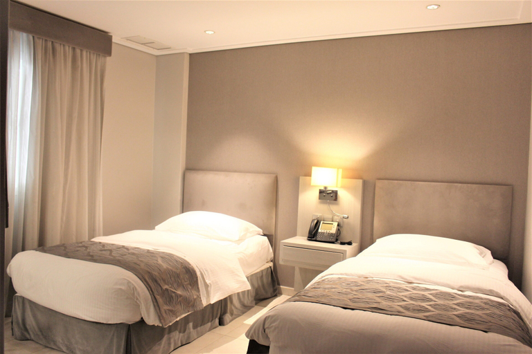 Bedroom 4, Mövenpick Hotel & Resort Al Bida'a Kuwait, Salmiya