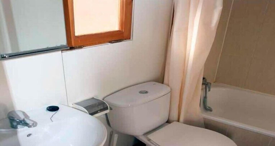 Bathroom 4, Camping Cala Montgó, Girona