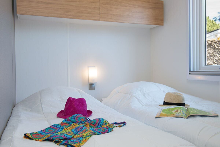 Bedroom, Camping Sunissim Le Domaine Les Mûriers, Hérault