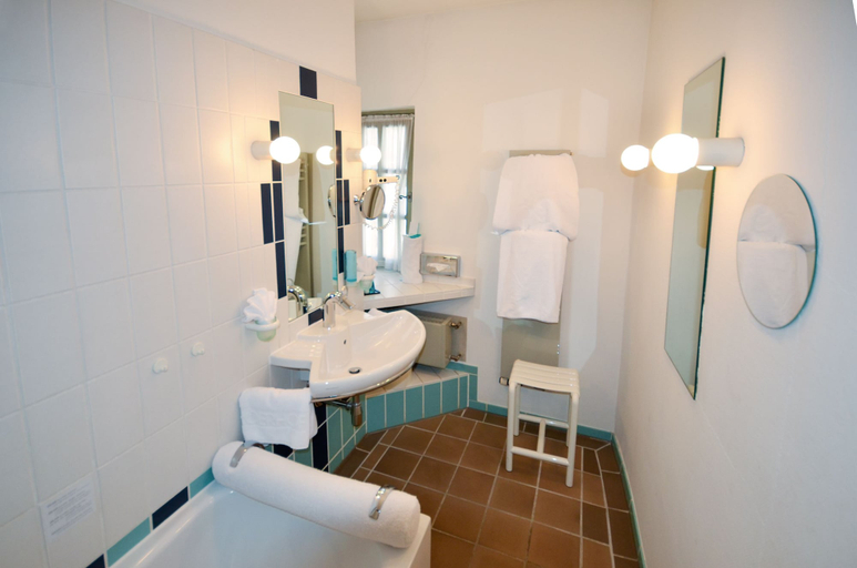 Bathroom 5, Restaurant - Hotel HÖERHOF, Rheingau-Taunus-Kreis