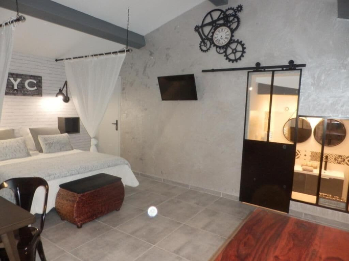 Bedroom 3, Mas Les Vieux Chenes, Bouches-du-Rhône