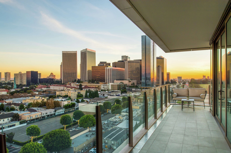Exterior & Views 19